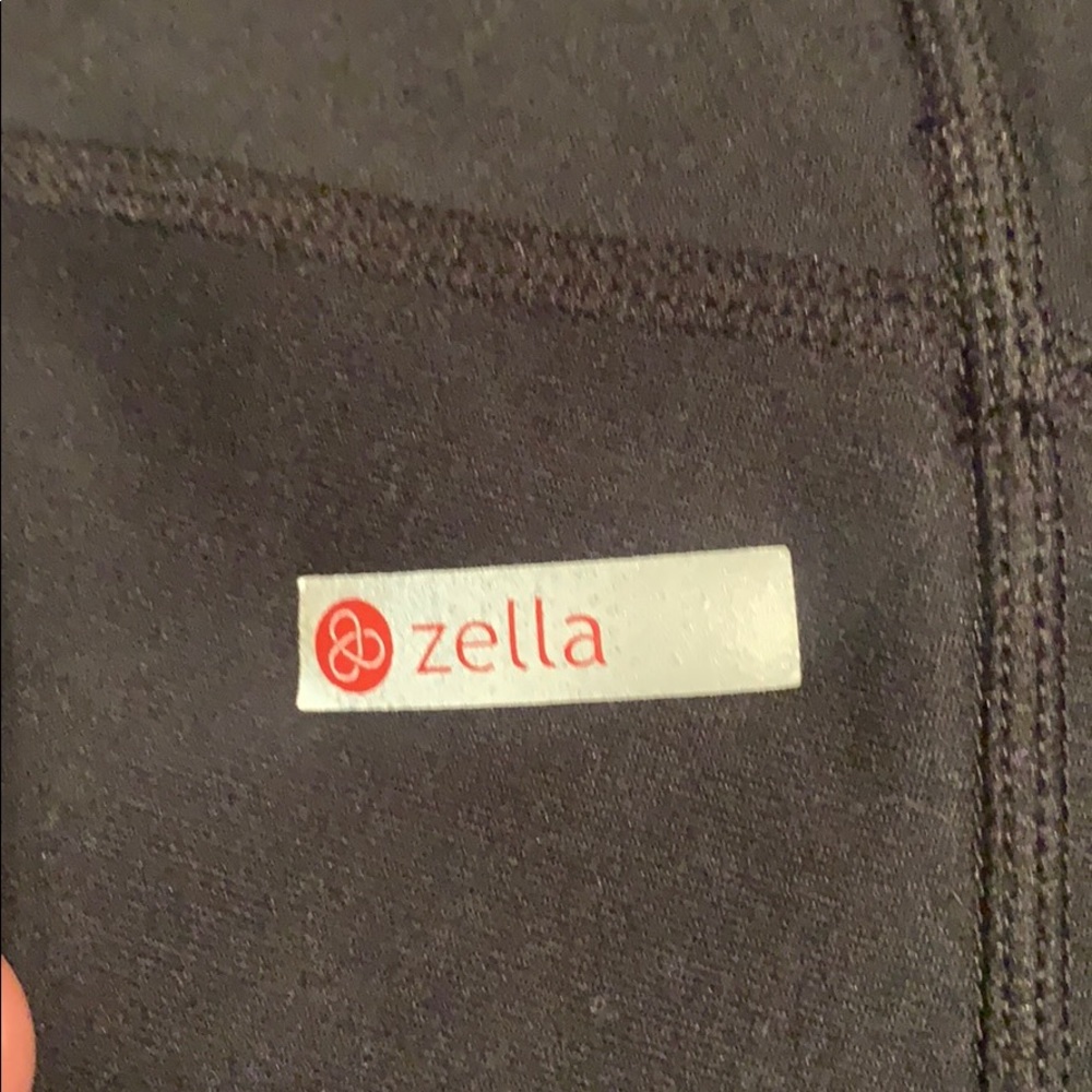 Zella Capris - Picture 4 of 5
